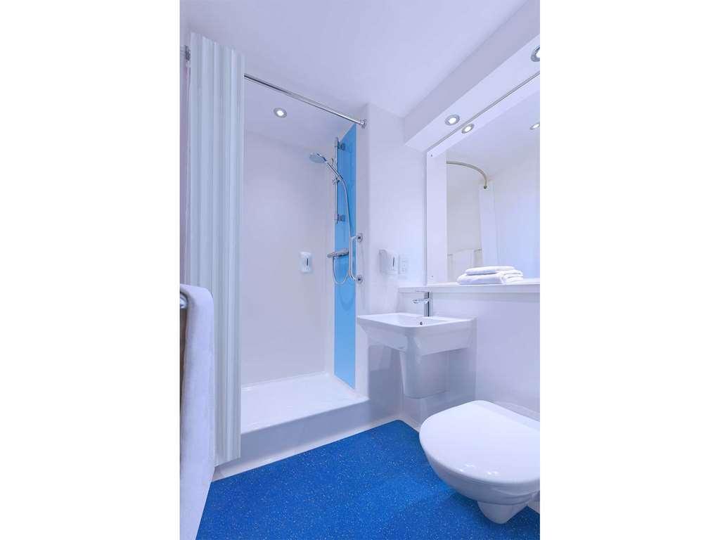 Travelodge Acton * Londra